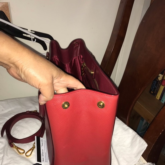 Prada Saffiano LUX  Cerise +Fuoco - Picture 4 of 9